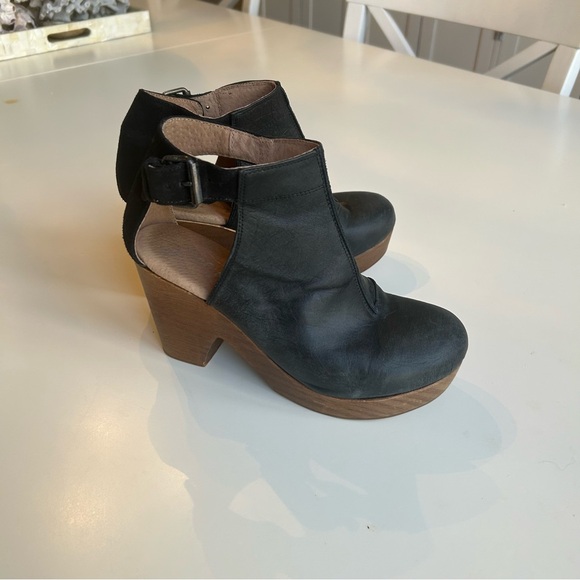 Free People Black and Brown Ankle Booties Women’s size 37 EUC - Picture 2 of 9